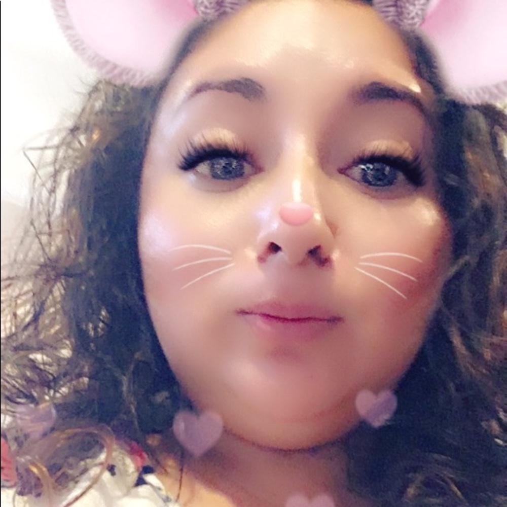 Meet your Posher, Dania